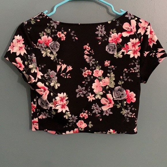 Express floral Crop Top in small - Picture 5 of 5